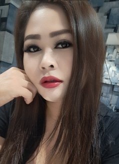 Leeya - escort in Muscat Photo 6 of 7