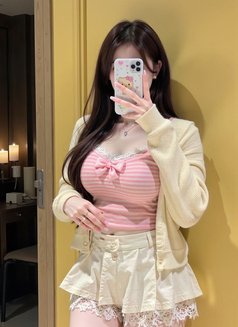 Leeya - escort in Seoul Photo 11 of 13