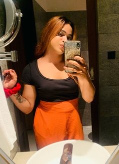 Leeza Sparkle - Transsexual escort in Colombo Photo 22 of 29