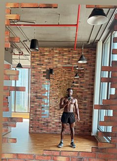 Leff - Male escort in Abu Dhabi Photo 1 of 2