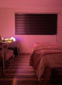 Legit World Class Healing Aroma Massage - masseuse in Seoul Photo 11 of 11