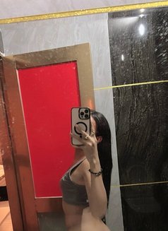 Lei "Cam, Meet, Content" - Acompañantes transexual in Manila Photo 4 of 4