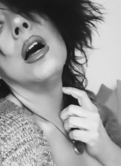 Lei - puta in Al Ain Photo 1 of 2