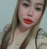 Leigh - Transsexual escort in Abu Dhabi