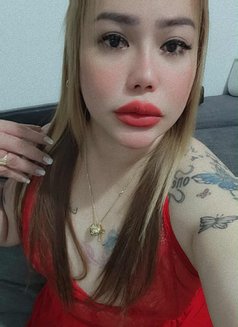 Leigh - Acompañantes transexual in Abu Dhabi Photo 7 of 8