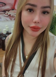 Leigh - Acompañantes transexual in Abu Dhabi Photo 9 of 11