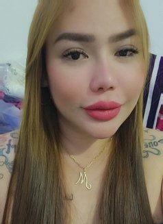 Leigh - Transsexual escort in Abu Dhabi Photo 2 of 12