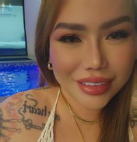 Leigh - Transsexual escort in Abu Dhabi