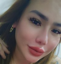 Leigh - Transsexual escort in Abu Dhabi