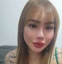 Leigh - Transsexual escort in Abu Dhabi