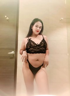 Leila Antonov - Acompañantes transexual in Manila Photo 7 of 10