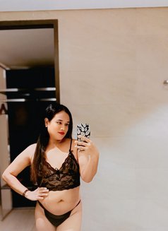 Leila Antonov - Acompañantes transexual in Manila Photo 9 of 10