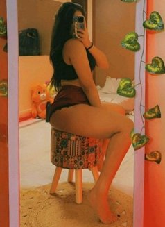 Leila , bosher - escort in Muscat Photo 1 of 4