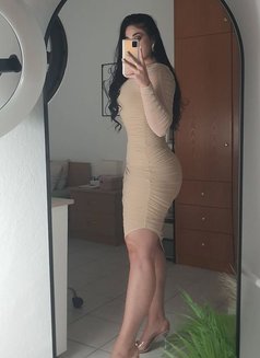 Leila , bosher - escort in Muscat Photo 3 of 4