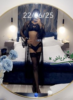 Leïla - Transsexual escort in Riyadh Photo 9 of 9