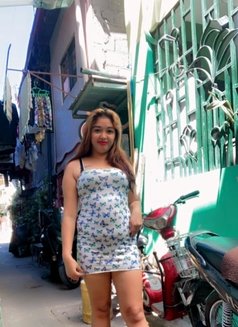 Leila - puta in Makati City Photo 12 of 19