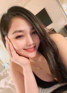 Leila - puta in Mumbai Photo 2 of 8