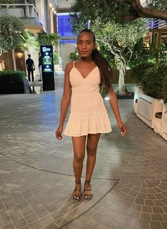 Leila - escort in Dubai Photo 4 of 5