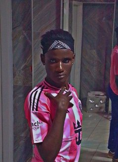 Leila - Acompañantes transexual in Nairobi Photo 2 of 3