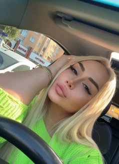 Leila - escort in Beirut Photo 8 of 11