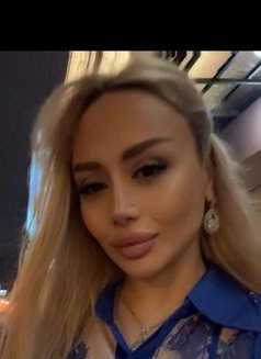 Leila - escort in Beirut Photo 9 of 11