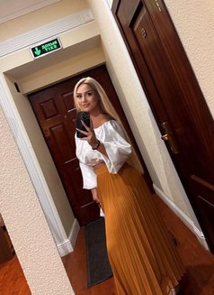 Leila - escort in Beirut Photo 10 of 11