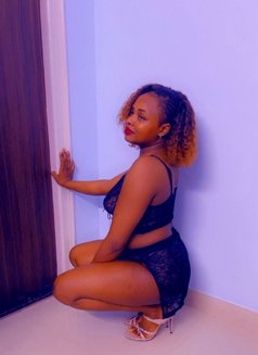 Leila - puta in Hyderabad Photo 2 of 5