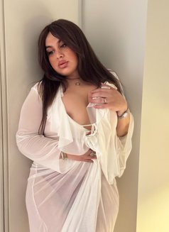 Leila - escort in Dubai Photo 1 of 7