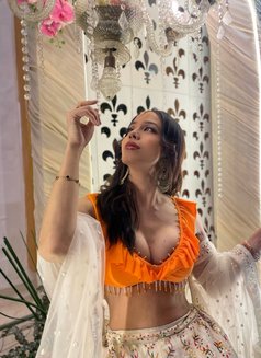 Leina - Transsexual escort in New Delhi Photo 9 of 15