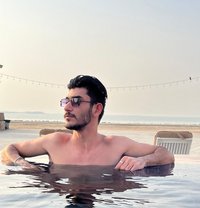 Leith - Male companion in Dubai