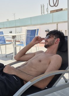 Leith - Male companion in Dubai Photo 3 of 4