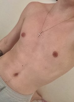 Lek - Acompañantes masculino in Dubai Photo 2 of 2