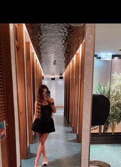 Leksi - puta in Dubai Photo 6 of 9