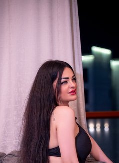 Lelia - puta in Dubai Photo 6 of 12