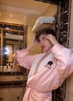 Lello - Acompañantes masculino in Riyadh Photo 5 of 9