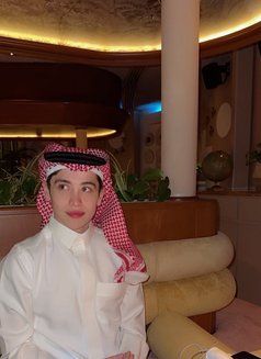 Lello - Acompañantes masculino in Riyadh Photo 9 of 9