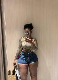 LEMA - puta in Faridabad Photo 4 of 13