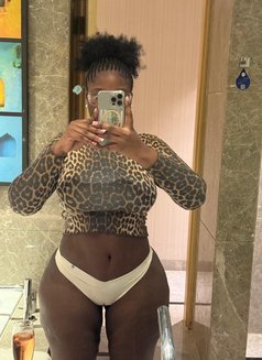 LEMA - puta in Faridabad Photo 5 of 13