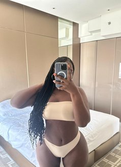 LEMA - puta in Faridabad Photo 11 of 13