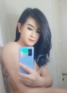 Lemon Ladyboy - masseuse in Muscat Photo 2 of 5