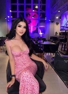 Lemon top-bottom threesome - Transsexual escort in Phuket Photo 10 of 14