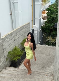 Lemon top-bottom threesome - Transsexual escort in Phuket Photo 11 of 14