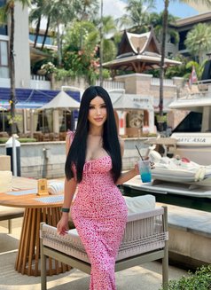 Lemon top-bottom threesome - Transsexual escort in Phuket Photo 14 of 14