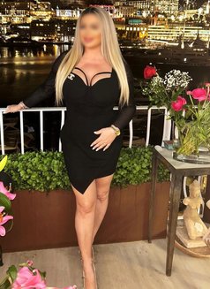 Lena Airport Service - escort agency in Frankfurt Photo 4 of 7