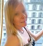 Lena - elegance, charme & discretion - Acompañante in Berlin Photo 22 of 24