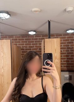 Lena - companion in Dubai Photo 3 of 18