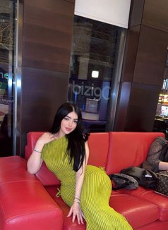 Lena - puta in İstanbul Photo 27 of 29