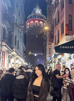 Lena - puta in İstanbul Photo 29 of 29