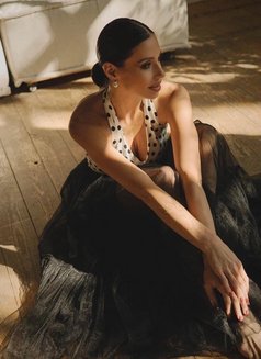 Lena - escort in Dubai Photo 1 of 6