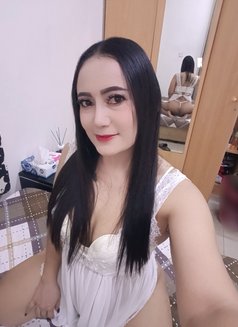 Lena - escort in Muscat Photo 5 of 7